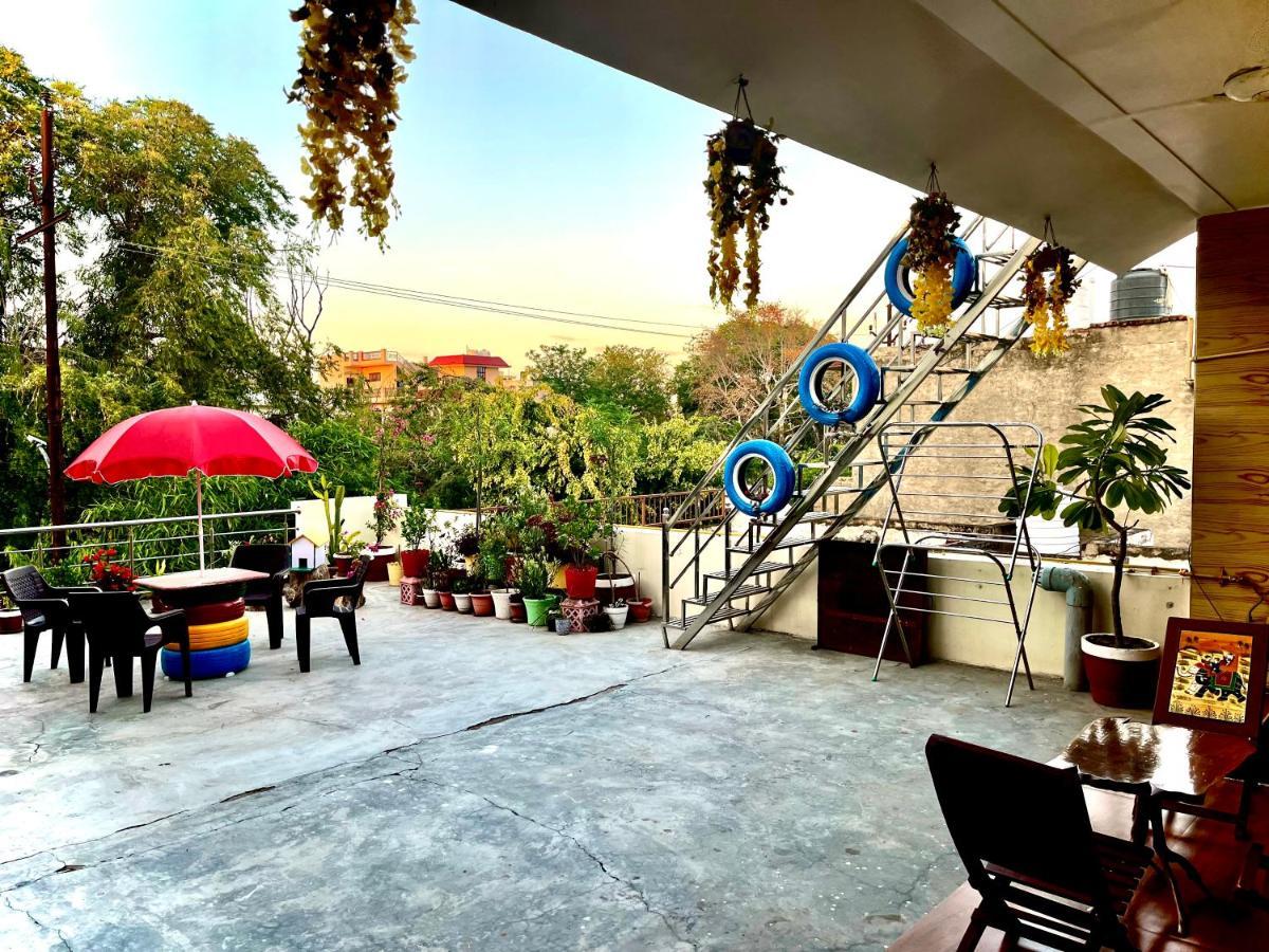 Colonel'S Abode Apartman Agra  Kültér fotó