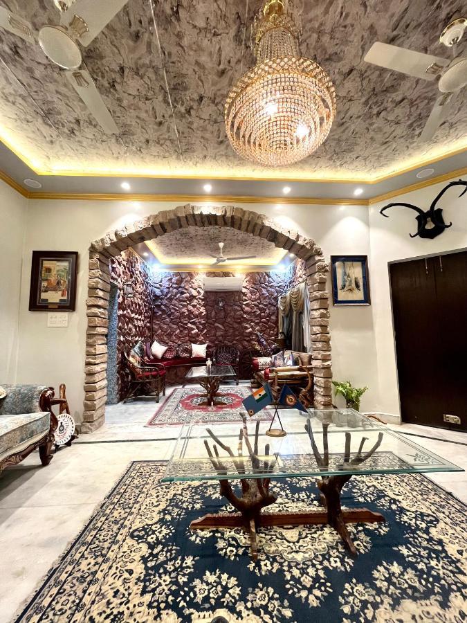 Colonel'S Abode Apartman Agra  Kültér fotó