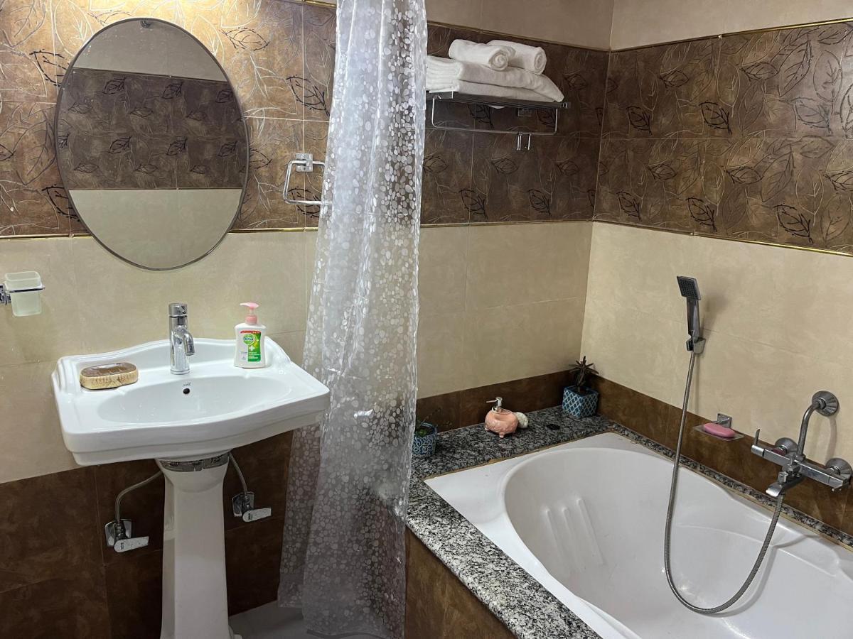 Colonel'S Abode Apartman Agra  Kültér fotó